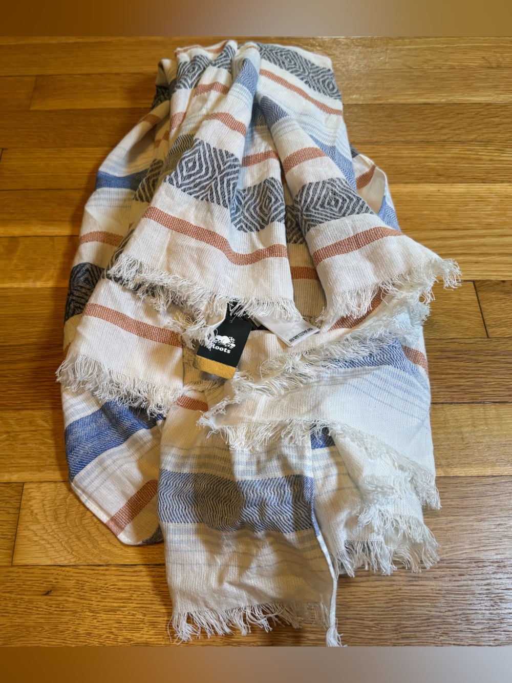 NWT Roots Scarf
